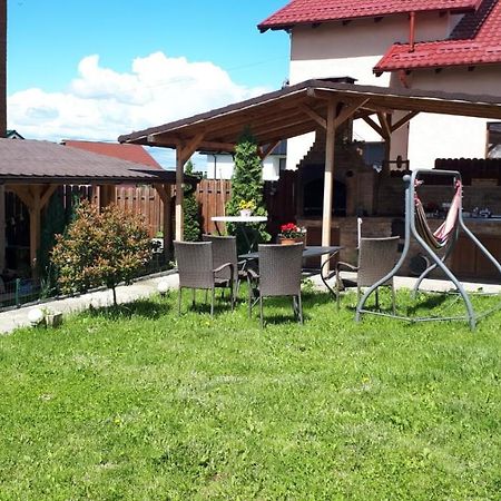 Отель Casa Paduricea Dezmir Экстерьер фото
